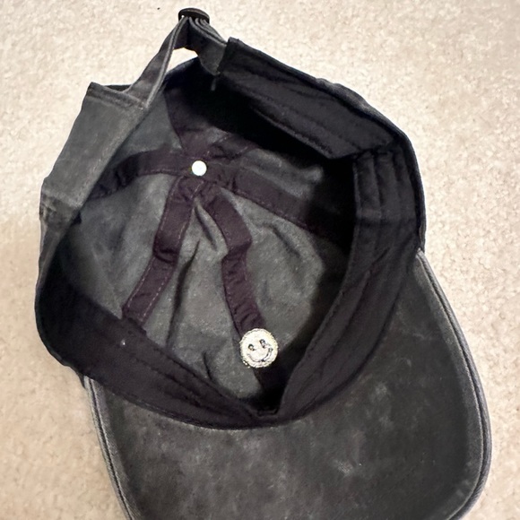 Hat - Picture 3 of 4